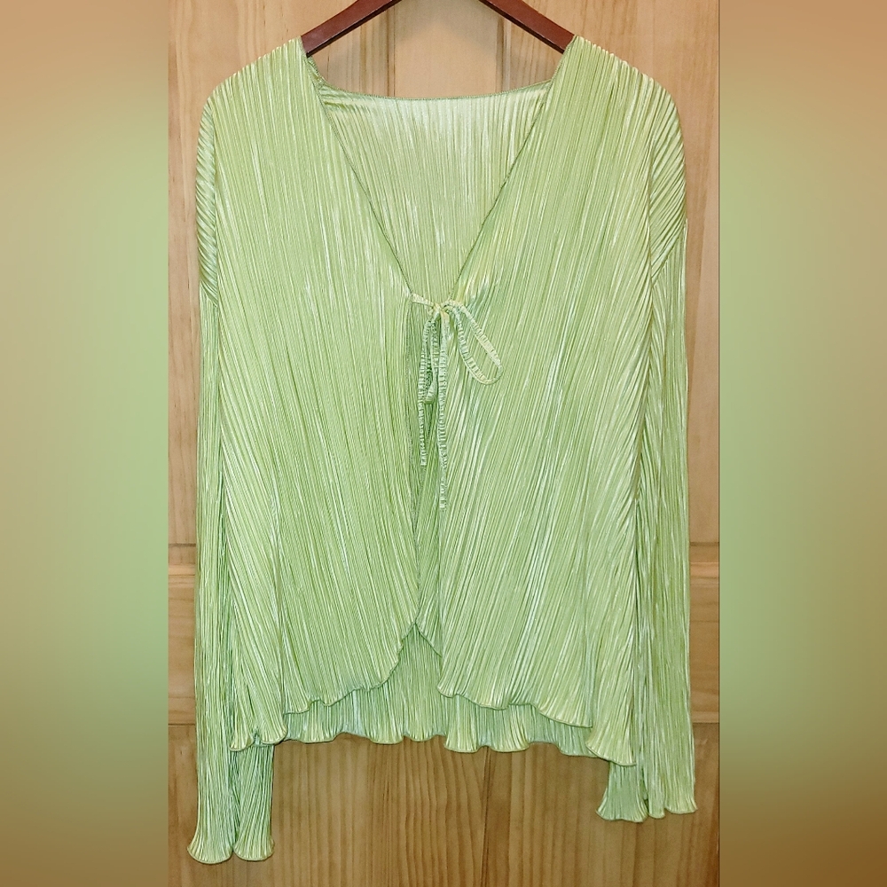 Green Ruched Top with Tie Front Size Large